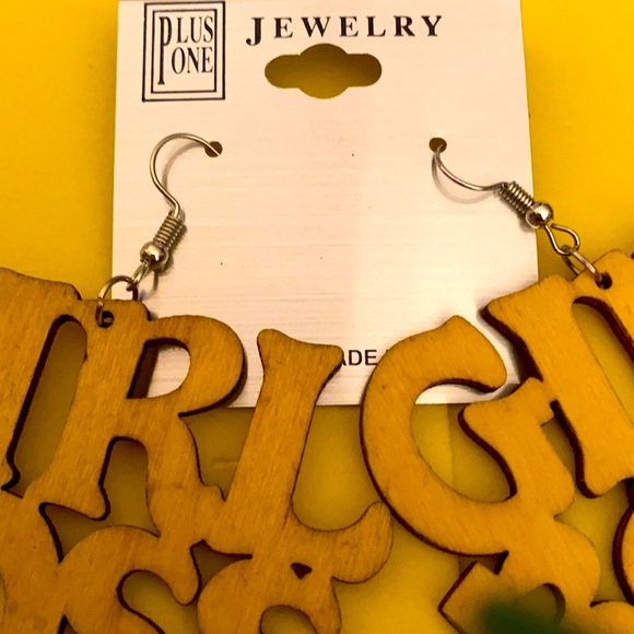 PLUS ONE YELLOW WOODEN EARRINGS - Picture 3 of 4